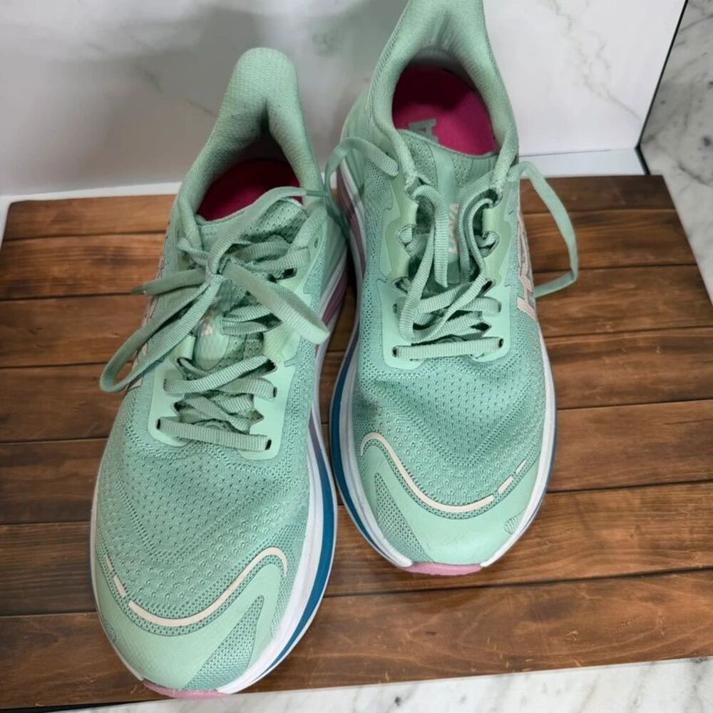 Hoka one one